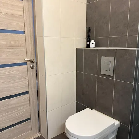 Bright In Centre Apartment *